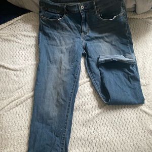 Signature Levi crop jeans